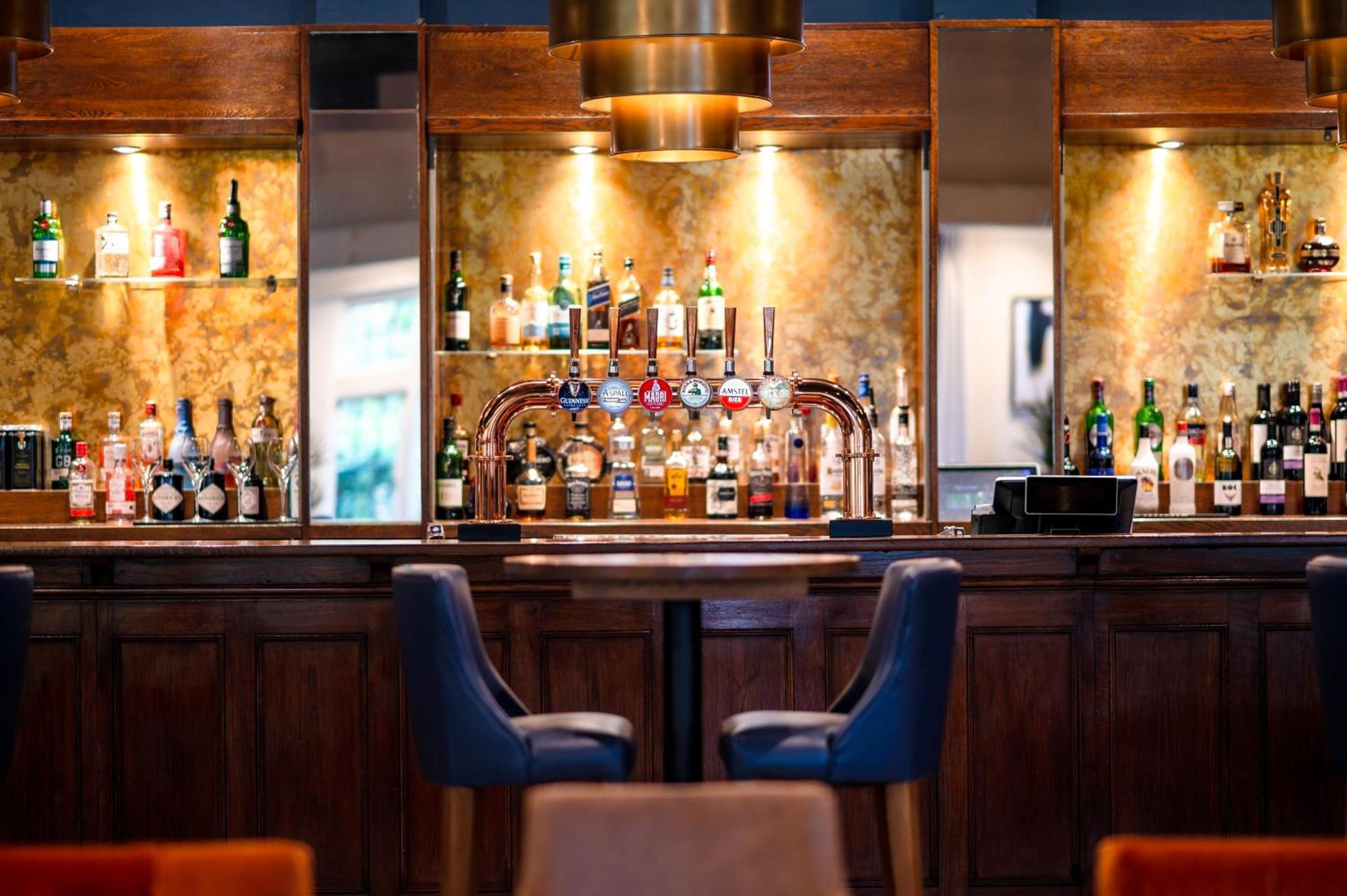 Thatchers East Horsley Esterno foto