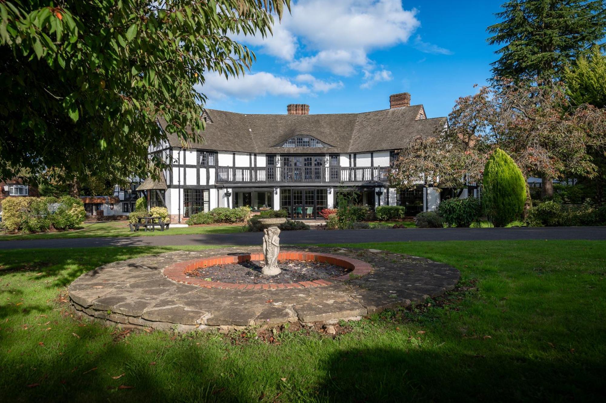 Thatchers East Horsley Esterno foto
