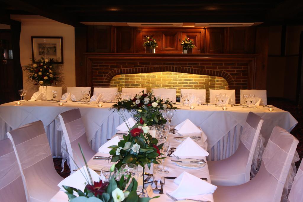 Thatchers East Horsley Esterno foto